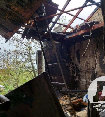 Російська ракета зруйнувала приватний будинок у Дніпрі: перші фото та відео з місця удару