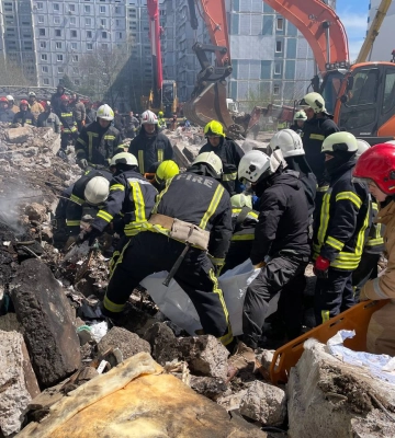 Унаслідок ракетного удару по Умані — 15 загиблих (ФОТО)