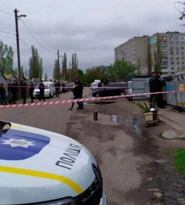 Біля сміттєвих баків у Кременчуці знайшли тіло жінки