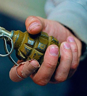 У Підгородному у чоловіка в руках вибухнула граната