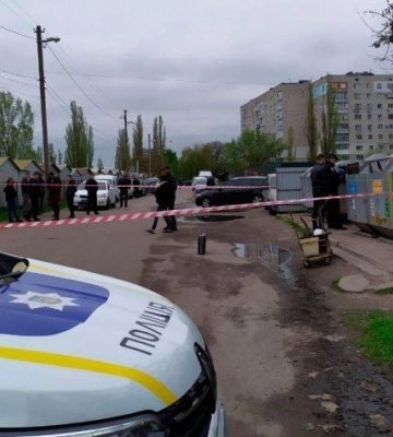 Біля сміттєвих баків у Кременчуці знайшли тіло жінки