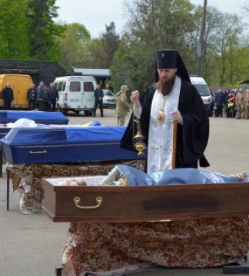 У Кропивницькому попрощалися із п&#039;ятьма українськими бійцями