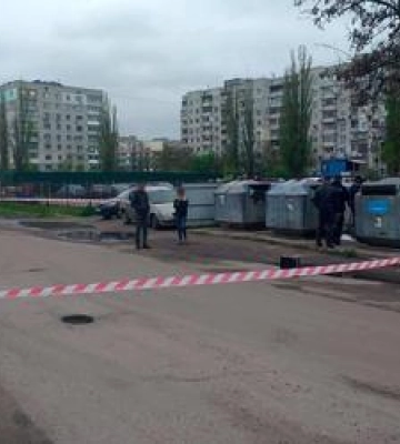 У Кременчуці біля сміттєвих баків виявили тіло людини