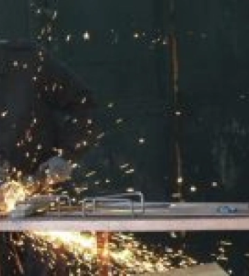 Волонтери на Тернопільщині налагодили виробництво скоб для укріплення бліндажів. Відео