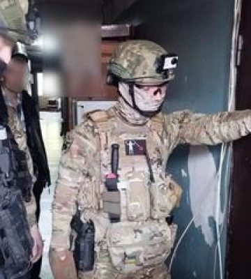 На Полтавщині “кримінальний авторитет” вимагав у людей 5 тисяч доларів