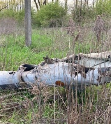 На Київщині поліцейські виявили уламки російської крилатої ракети. ФОТО