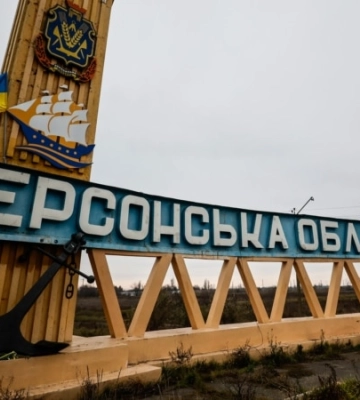На окупованій Херсонщині війська РФ масово обшукують місцевих і перевіряють телефони – штаб