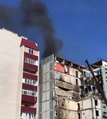 Новая беда в Умани: в разрушенном ракетой доме утром возник пожар - подробности