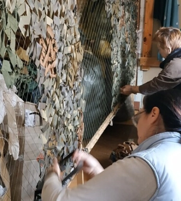 У Києві шукають волонтерів для плетіння маскувальних сіток для ЗСУ
