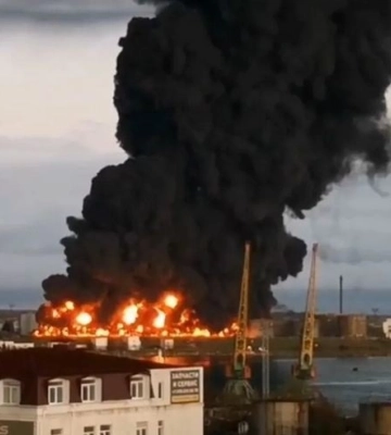 Оккупанты заявили, что ночью Крым атаковали шесть дронов: два попали в нефтебазу