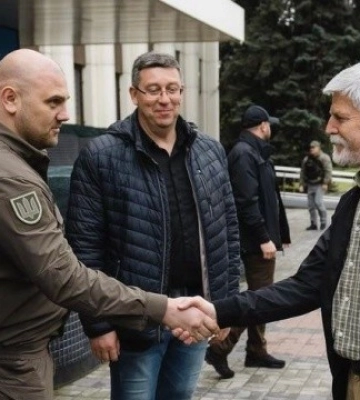 Петр Павел посетил Днепр после ракетного удара РФ