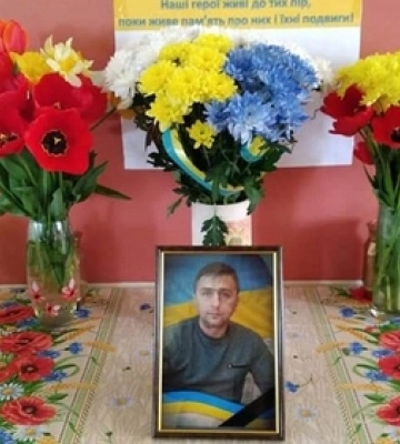 На Волині родині полеглого воїна Володимира Савчука вручили його орден «За мужність» 