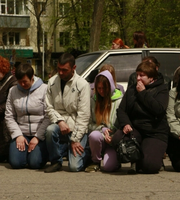 Полтава на колінах попрощалася із загиблим воїном Максимом Кирпанем