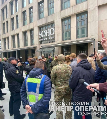 Скандал у «SOHO» в Дніпрі: військові зібралися в ресторані на «народне віче»