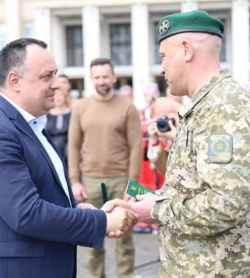 Голова Закарпатської ОВА отримав нагороду від прикордонників