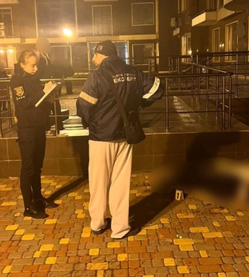 Трагедія в Одесі: жінка та 2-річна дитина випали з 16 поверху
