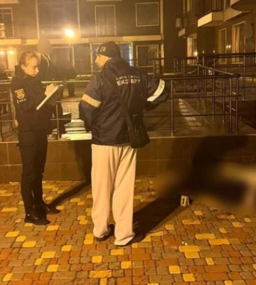 Випали з балкона 16 поверху: в Одесі загинули матір та 2-річна дитина