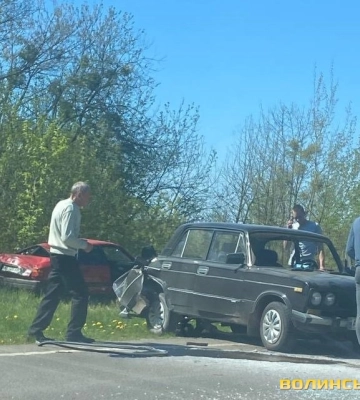 Потрощені авто: неподалік Луцька сталася ДТП. Фото