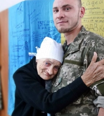 У Дніпрі збирають кошти на пам’ятник для однієї з найстарших волонтерок