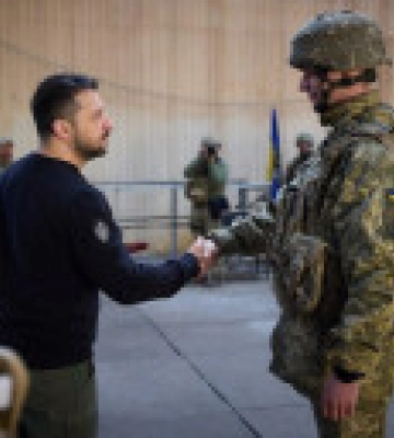 Зеленский посетил украинских защитников на передовой в Авдеевке