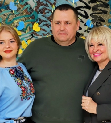 «Кожен має допомагати так, як  може» -  педагоги та школярі Дніпра розповіли, як разом підтримують ЗСУ