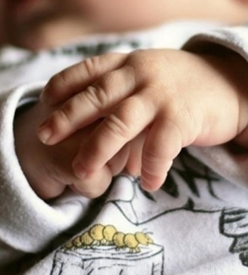 Під Одесою знайшли з сумку із тижневим немовлям