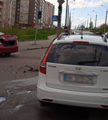 На головній вулиці Рівного не розминулися водії-порушники