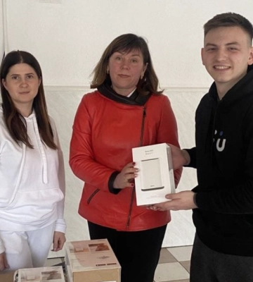 Школи Рівненщини отримали гумдопомогу