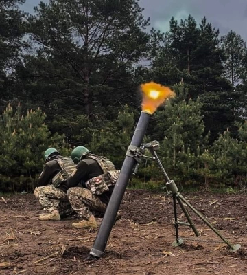 Ворог веде наступальні дії на Бахмутському, Авдіївському та Мар’їнському напрямках. Відбито більше 20 атак росіян, - Генштаб