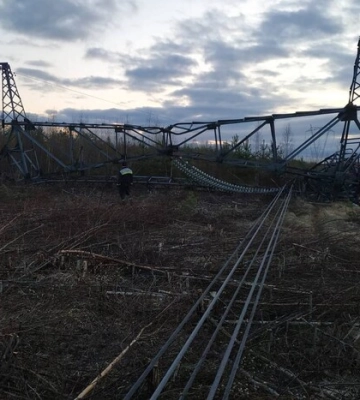 Окупанти заявили про підрив лінії електропередач у Ленінградській області 