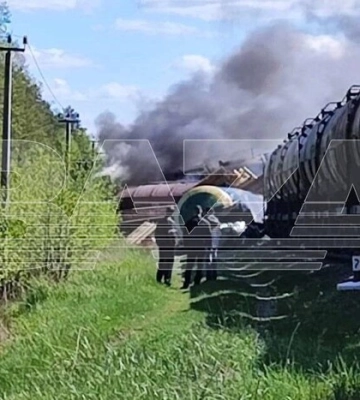 У Брянській області невідомі підірвали залізницю: перекинувся потяг із нафтопродуктами