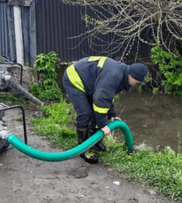 У Дніпрі знову виріс рівень води у річці: як у місті борються із підтопленнями