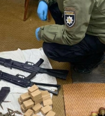 На Миколаївщині затримали торгівців зброєю