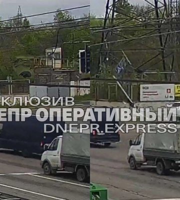 У Дніпрі на Набережній Заводський автомобіль зніс світлофор: відео моменту