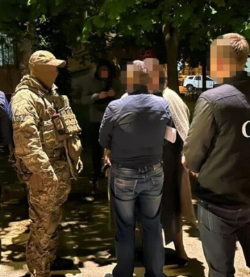 Рейдерське захоплення приміщення «Укрпошти»: СБУ викрила депутата Одеської облради та його дружину