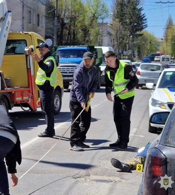 В Хмельницком из-за ДТП пострадала полицейская и двое военных: есть погибший