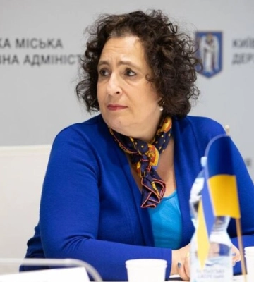 Посол Сіммонс пояснила, чому Британія затягує надання Україні винищувачів