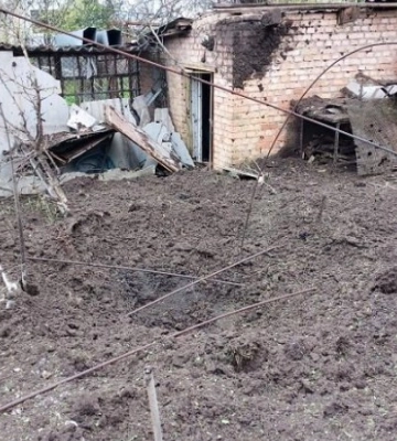 Унаслідок ворожого обстрілу Нікополя пошкоджений будинок і лінії електропередач
