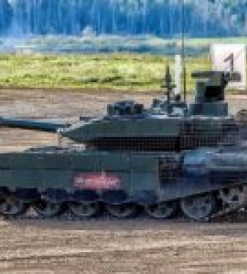 Російський Т-90М намагався втекти від української артилерії, але “прорив” не відбувся. Відео