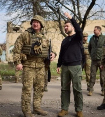 Зеленський відвідав передову на Донеччині, Коболєву подовжено запобіжний захід. Головне за 18 квітня