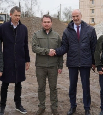 Представники посольства Франції відвідали військове містечко в Гостомелі