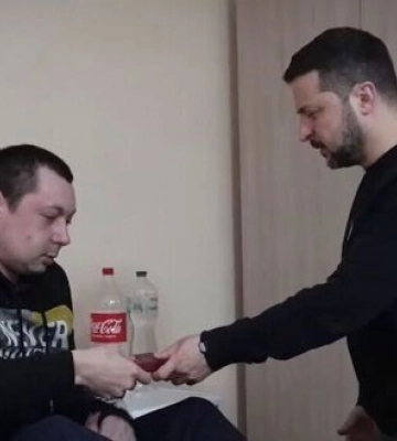 Зеленский посетил госпиталь в Полтавской области и вручил награды раненым воинам. ВИДЕО