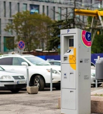 У Дніпрі пропонують зробити “кишені” для паралельних паркувань авто
