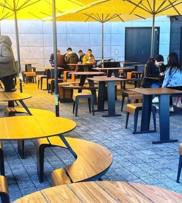 У Луцьку запрацювала літня тераса McDonald’s 