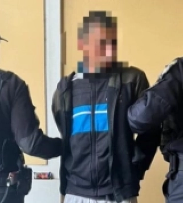 Поліцейські охорони Закарпаття затримали молодика, який ножем погрожував персоналу та відвідувачам музею