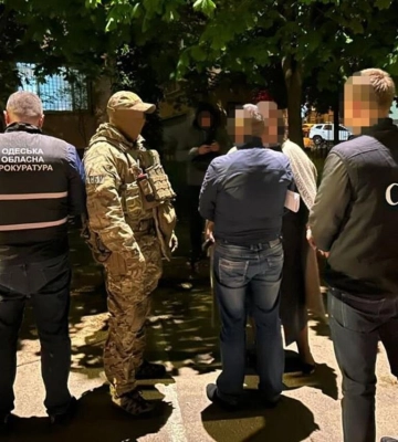 Депутата Одеської облради та його дружину викрито у рейдерському захопленні земель на узбережжі. ФОТО