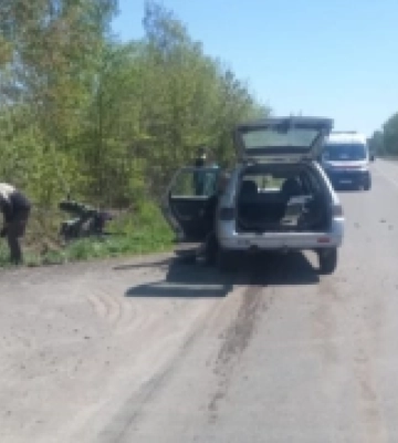 Аварія на трасі Нововолинськ-Іваничі: автомобіль зіткнувся з трактором