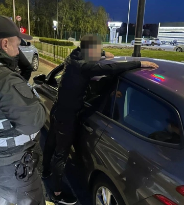 У Львові затримали мешканця Хмельницької області, який вкрав позашляховик BMW Х5