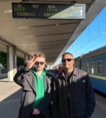 TVORCHI Expres: представники від України на Євробаченні поїхали до Ліверпуля. ФОТО