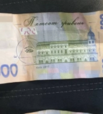 Волинянин із фальшивими документами намагався відкупитися від поліції на Рівненщині
